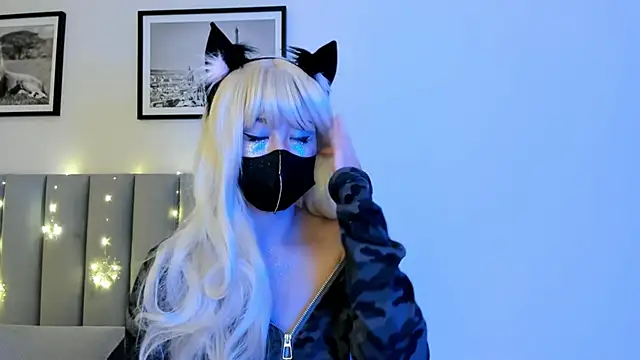 yanyaan online show from February 28, 2026, 8:21 pm