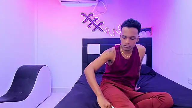 Snapshot of Dinasty_Moon_ chatting on September 29, 2025, 12:10 pm Dinasty Moon online show from September 29, 2025, 12:10 pm