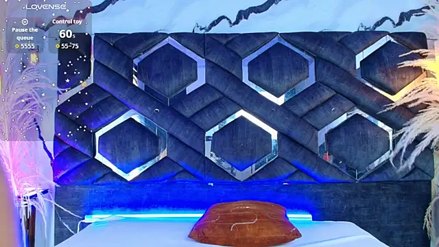 Amy Dowson online show from November 12, 2025, 2:17 pm