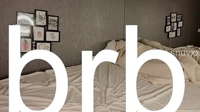 Snapshot of LouieEvans chatting on November 6, 2025, 11:26 pm LouieEvans online show from November 6, 2025, 11:26 pm