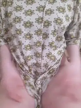 Snapshot of Lamya-dalo3a chatting on October 10, 2025, 11:26 pm Lamya-dalo3a online show from October 10, 2025, 11:26 pm