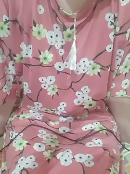 Snapshot of Lamya-dalo3a chatting on November 11, 2025, 3:06 am Lamya-dalo3a online show from November 11, 2025, 3:06 am