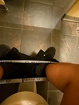 Snapshot of maxelbueno chatting on October 19, 2025, 8:53 pm maxelbueno online show from October 19, 2025, 8:53 pm