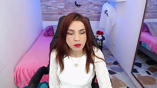 KendallWood  online show from October 27, 2025, 8:24 pm