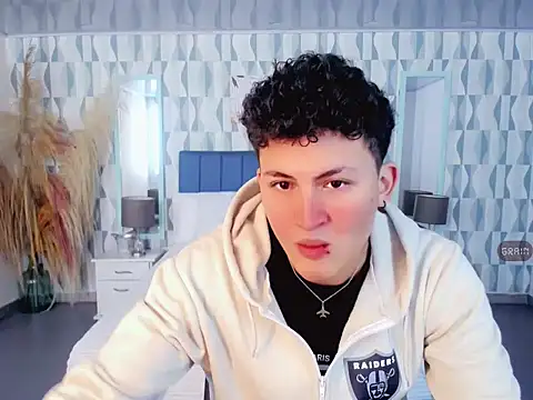 Snapshot of Axel_savage chatting on October 22, 2025, 12:05 pm Axel savage online show from October 22, 2025, 12:05 pm