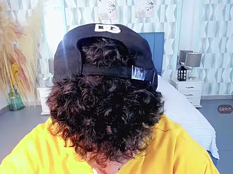 Snapshot of Axel_savage chatting on November 2, 2025, 3:42 am Axel savage online show from November 2, 2025, 3:42 am