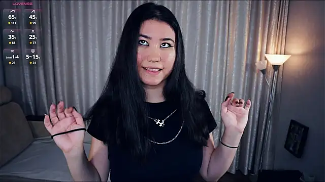 Snapshot of DebrahJungels chatting on November 2, 2025, 9:44 am DebrahJungels online show from November 2, 2025, 9:44 am