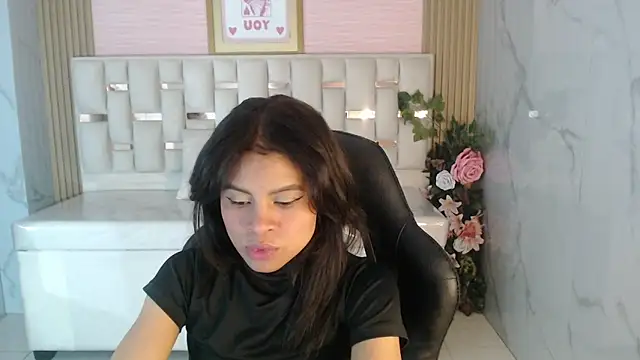 catalina5 s online show from March 18, 2026, 3:31 am