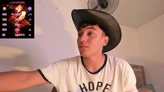 Snapshot of Austin_Cardieff_ chatting on October 8, 2025, 7:33 pm Austin Cardieff online show from October 8, 2025, 7:33 pm