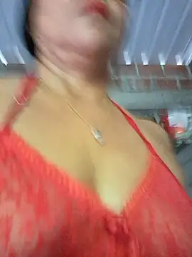Lucerito-Hot online show from November 15, 2025, 1:29 pm