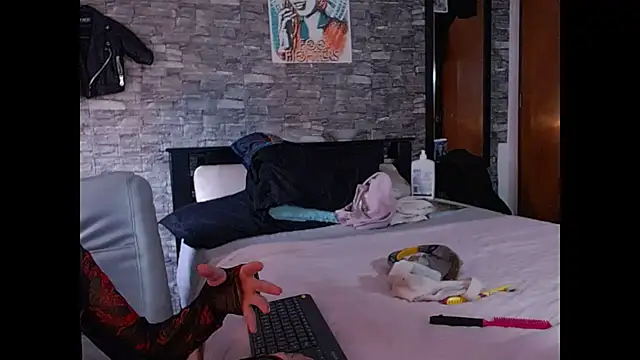 Snapshot of Inferno_Molly chatting on February 18, 2026, 4:58 pm Inferno Molly online show from February 18, 2026, 4:58 pm