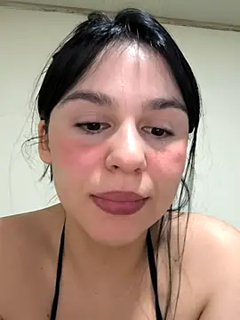 Daniela-rosee online show from April 11, 2026, 11:31 pm