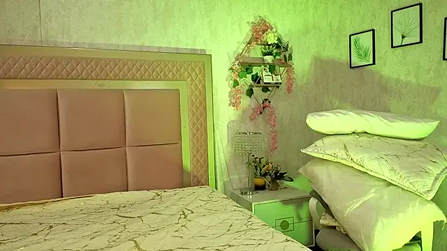 RobinBennett online show from October 15, 2025, 12:16 pm