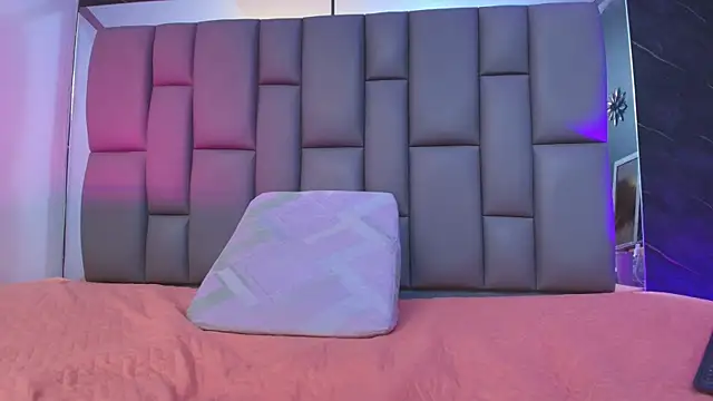 Snapshot of kissme_luna chatting on October 18, 2025, 7:03 pm kissme luna online show from October 18, 2025, 7:03 pm