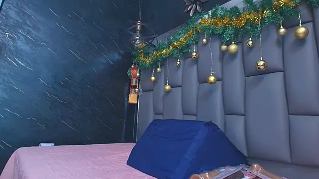 kissme luna online show from December 20, 2025, 6:59 pm