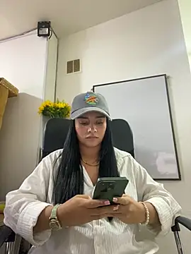 MarilynWhite  online show from October 25, 2025, 3:47 am