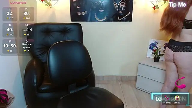 Bom BomXX online show from November 30, 2025, 3:43 am