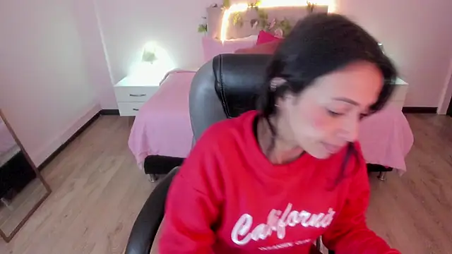 Mariam Lopez   online show from June 17, 2026, 3:09 am