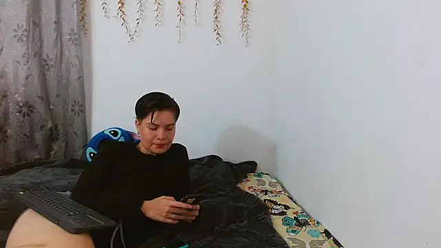 AmbarAndValery online show from October 12, 2025, 4:33 am