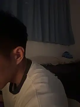 Snapshot of gooodboiii chatting on November 4, 2025, 2:38 pm gooodboiii online show from November 4, 2025, 2:38 pm