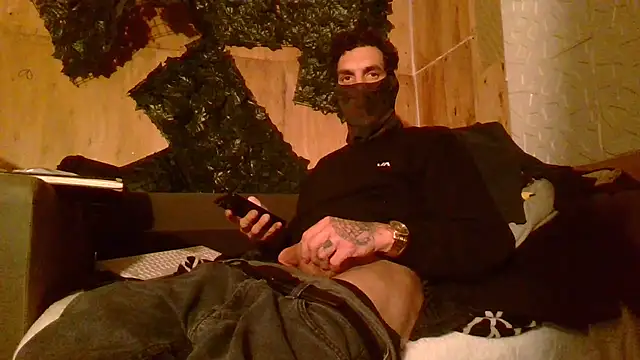 Snapshot of Sillycatfish chatting on December 16, 2025, 3:33 am Sillycatfish online show from December 16, 2025, 3:33 am