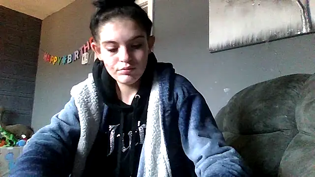 Camwithchlox online show from November 12, 2025, 12:16 pm