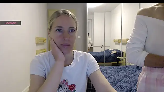 Snapshot of Two_Sisters chatting on October 12, 2025, 4:50 pm Two Sisters online show from October 12, 2025, 4:50 pm