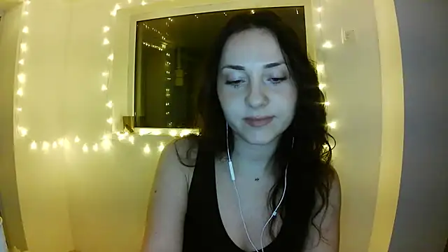 Snapshot of Ulvaya chatting on July 17, 2026, 8:57 pm Ulvaya online show from July 17, 2026, 8:57 pm