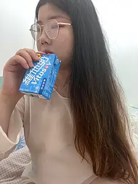 xxwang20 online show from March 25, 2026, 5:41 pm