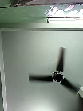 Snapshot of cuteeepriya chatting on October 26, 2025, 2:12 pm cuteeepriya online show from October 26, 2025, 2:12 pm