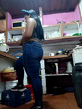 Snapshot of girlpee chatting on November 3, 2025, 12:17 pm girlpee online show from November 3, 2025, 12:17 pm