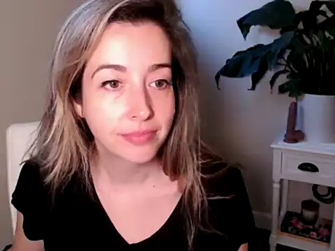 Snapshot of SuggestiveBehavior chatting on September 26, 2025, 1:26 pm SuggestiveBehavior online show from September 26, 2025, 1:26 pm