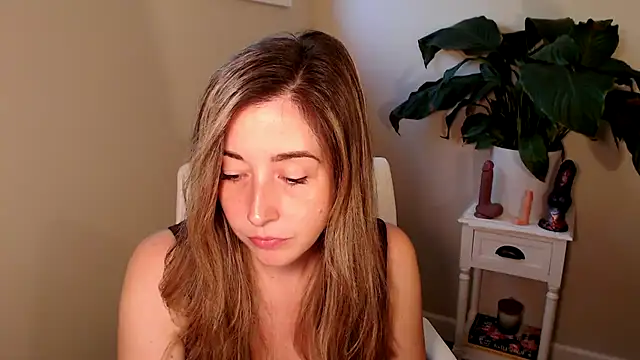 Snapshot of SuggestiveBehavior chatting on October 7, 2025, 2:03 pm SuggestiveBehavior online show from October 7, 2025, 2:03 pm