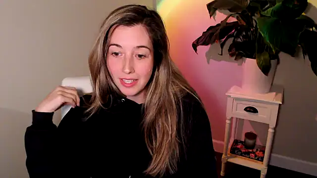 Snapshot of SuggestiveBehavior chatting on October 11, 2025, 1:05 am SuggestiveBehavior online show from October 11, 2025, 1:05 am