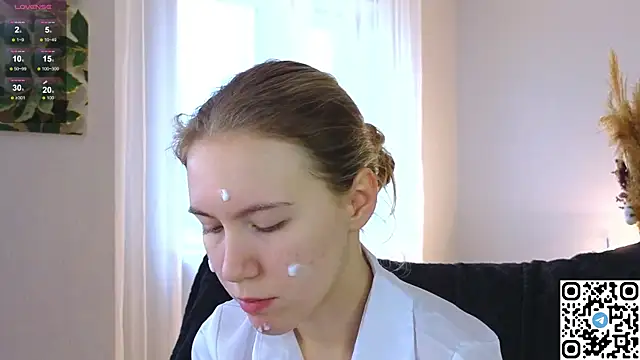 Snapshot of Succubelle chatting on October 21, 2025, 6:03 am Succubelle online show from October 21, 2025, 6:03 am