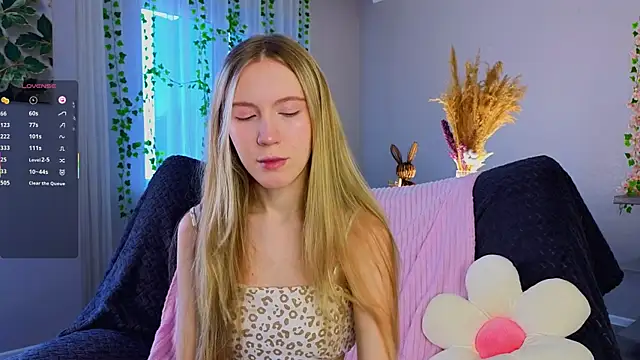 Succubelle online show from December 16, 2025, 7:13 am