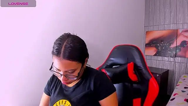 susan mooree online show from April 9, 2026, 8:36 pm