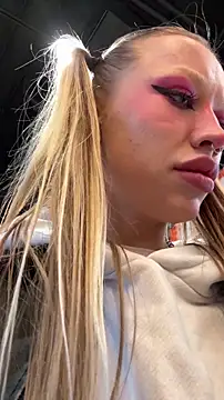 Snapshot of Sugar_Pop chatting on September 23, 2025, 2:20 pm Sugar Pop online show from September 23, 2025, 2:20 pm