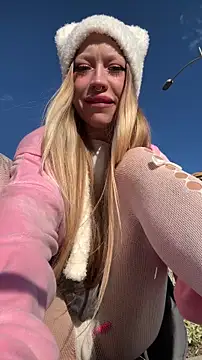 Snapshot of Sugar_Pop chatting on October 8, 2025, 12:25 pm Sugar Pop online show from October 8, 2025, 12:25 pm