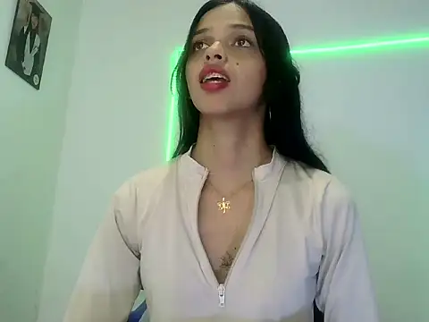 Snapshot of lucy_babyy chatting on September 29, 2025, 3:28 pm lucy babyy online show from September 29, 2025, 3:28 pm