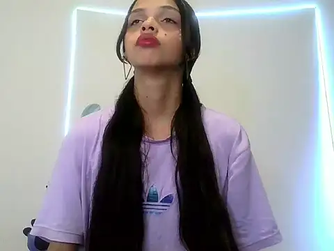 Snapshot of lucy_babyy chatting on October 6, 2025, 7:11 pm lucy babyy online show from October 6, 2025, 7:11 pm