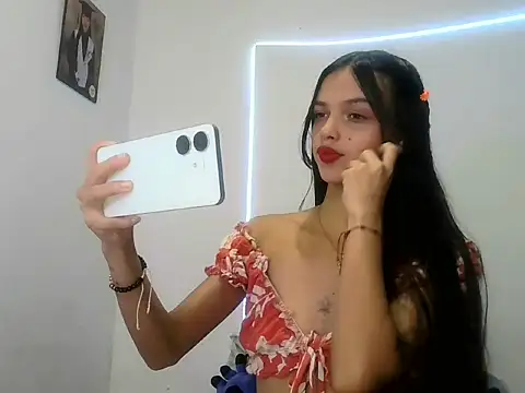 Snapshot of lucy_babyy chatting on November 4, 2025, 7:46 pm lucy babyy online show from November 4, 2025, 7:46 pm