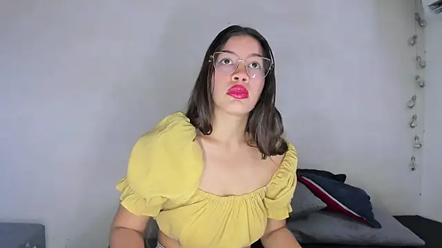 incogniitolove  online show from April 4, 2026, 6:05 pm