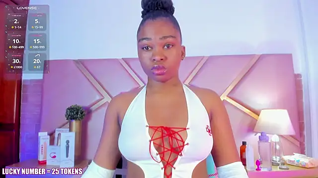 SophieSinclair online show from November 18, 2025, 12:53 pm