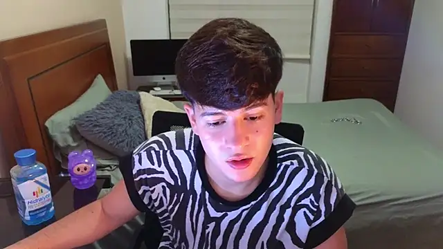 tightncuteass online show from October 3, 2025, 12:29 am