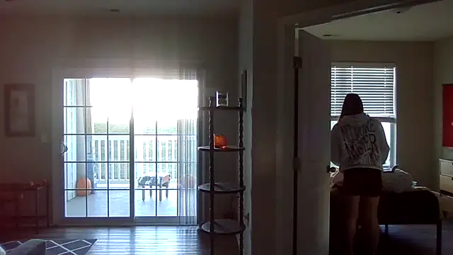 Snapshot of AllesandraLove chatting on October 8, 2025, 1:31 pm AllesandraLove online show from October 8, 2025, 1:31 pm