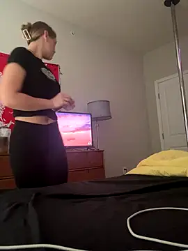 Snapshot of AllesandraLove chatting on October 15, 2025, 2:28 pm AllesandraLove online show from October 15, 2025, 2:28 pm