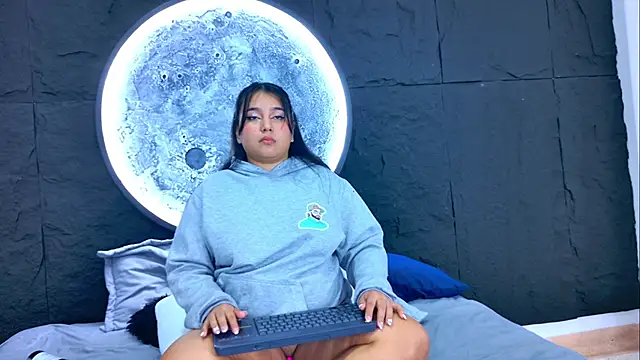 IvannaaVega online show from April 2, 2026, 5:05 am