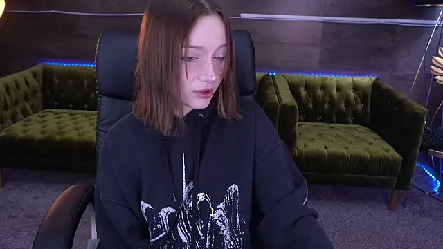 Snapshot of FoxyMayy chatting on September 15, 2025, 12:38 pm FoxyMayy online show from September 15, 2025, 12:38 pm