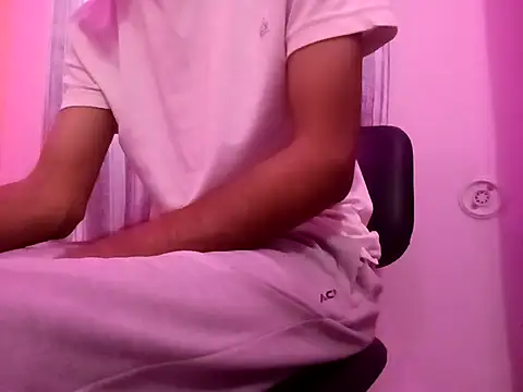 ash706339 online show from September 26, 2025, 9:24 am